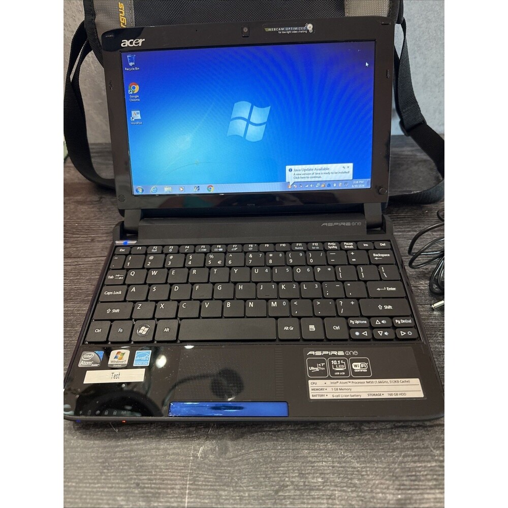 Acer Aspire One Mini Laptop With Case - Picture 8 of 9